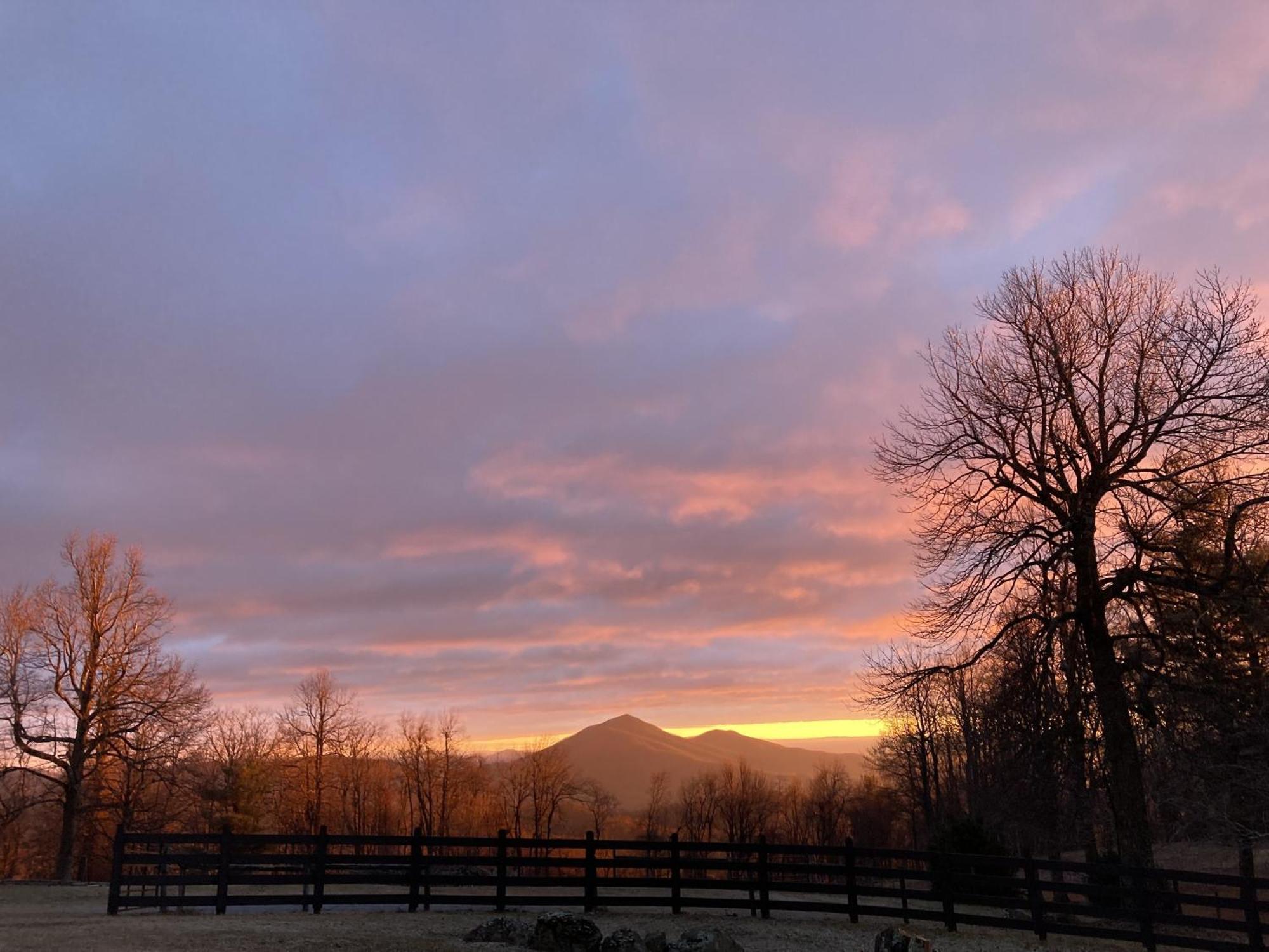 Bent Mountain Lodge Roanoke Exterior photo